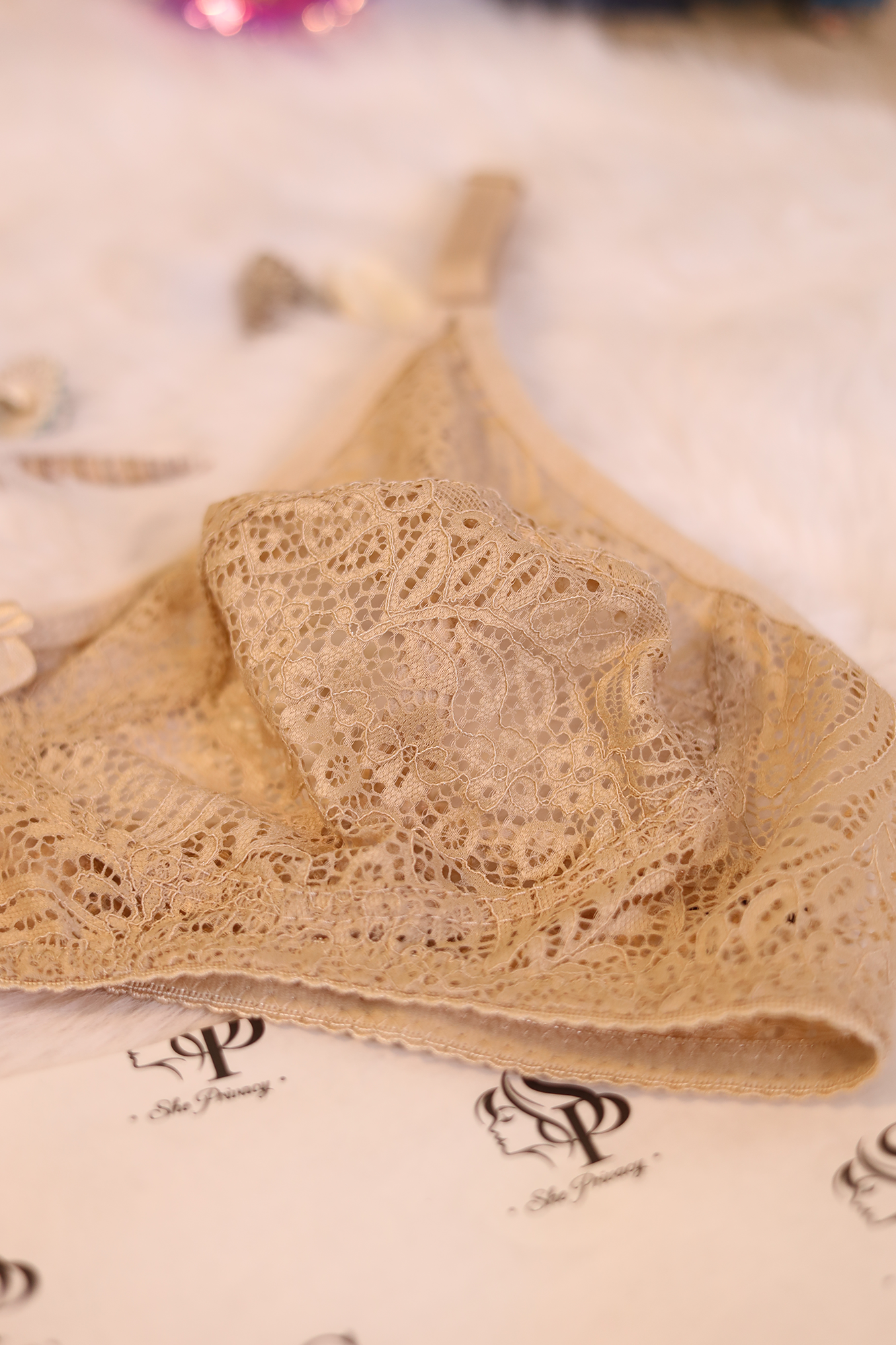 Floral Lace Net Strappy Bra with Adjustable Straps - 0074